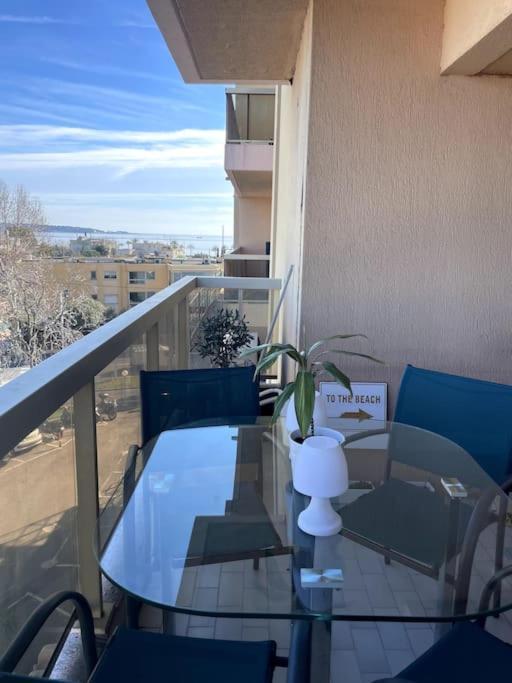Appartement Vue Mer, 5Min A Pied De La Plage, Parking Prive Vallauris Ngoại thất bức ảnh