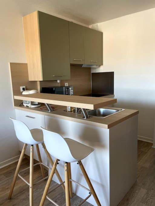 Appartement Vue Mer, 5Min A Pied De La Plage, Parking Prive Vallauris Ngoại thất bức ảnh